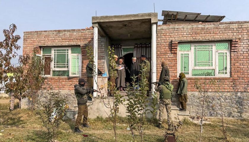 Kashmir Under Lens After Delhi Blast: 10 Detained, Including 3 Government Employees