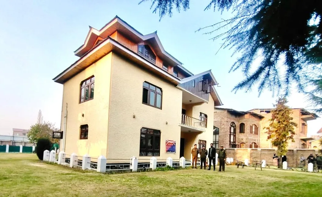 Kashmir Police Attach Former Bar Association President Mian Abdul Qayoom’s Property Under UAPA