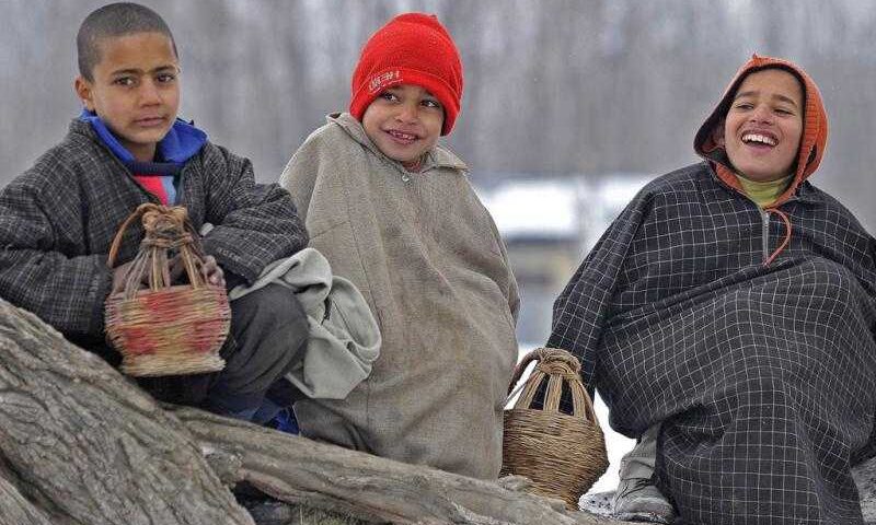 Minimum Temperatures Drop Sharply Across Kashmir Valley — 5 Must-Have Kashmiri Winter Outfits to Stay Warm in Style