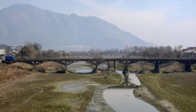 Kashmir’s Water Sources Are Drying Up: Prolonged Dry Spell Pushes Valley Toward Winter Water Crisis