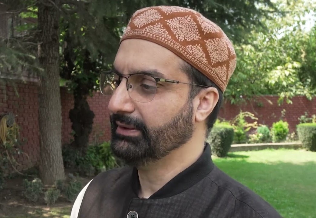 Mirwaiz Umar Farooq Removes Hurriyat Chairman Title from X Bio After Pressure from Authorities