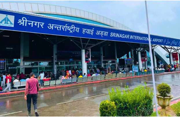 Srinagar Airport Flight Chaos: Four Flights Cancelled, 38 Delayed as Fog and Winter Weather Hammer Operations