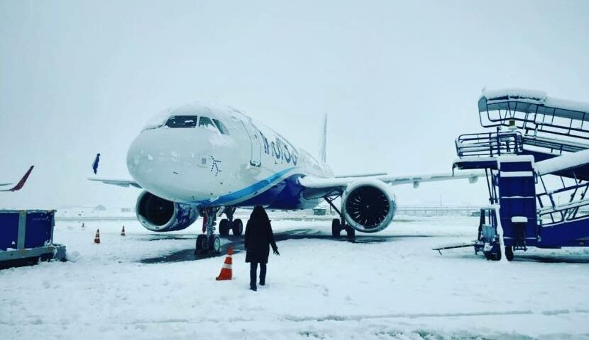 Flights Resume at Srinagar Airport After Snowfall Disruption