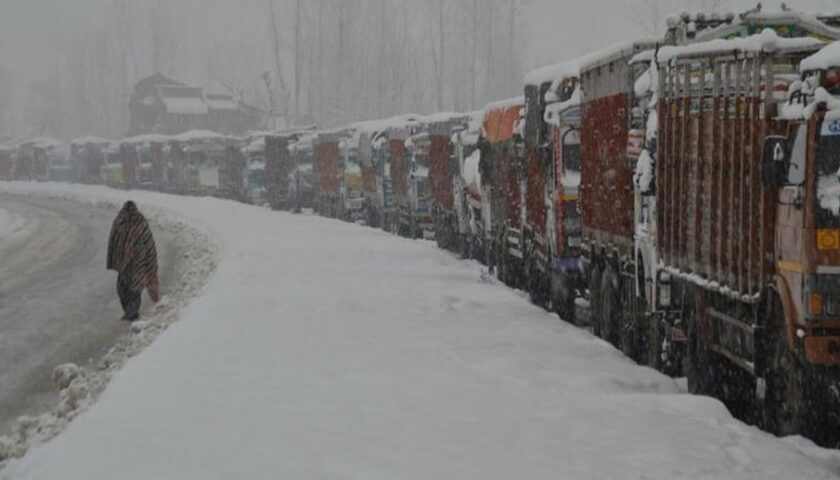 Fresh Snow in Kashmir: Srinagar–Jammu National Highway Closed for Third Day