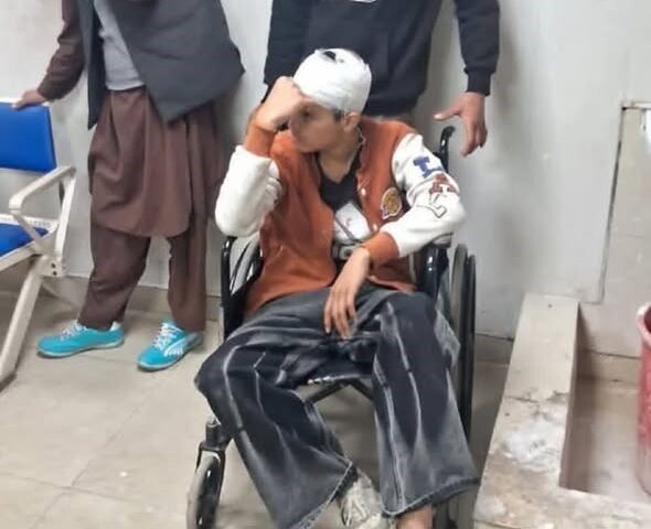 Uttarakhand Attack on Kashmiri Shawl Seller: Ashok Kaul Condemns Violence, Sajad Lone Seeks Jobs Focus in Budget