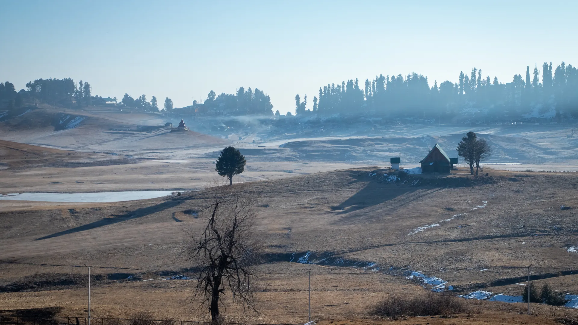 Kashmir February Heatwave 2026: Vanishing Snow, Tourism Losses, and Rising Climate Risks