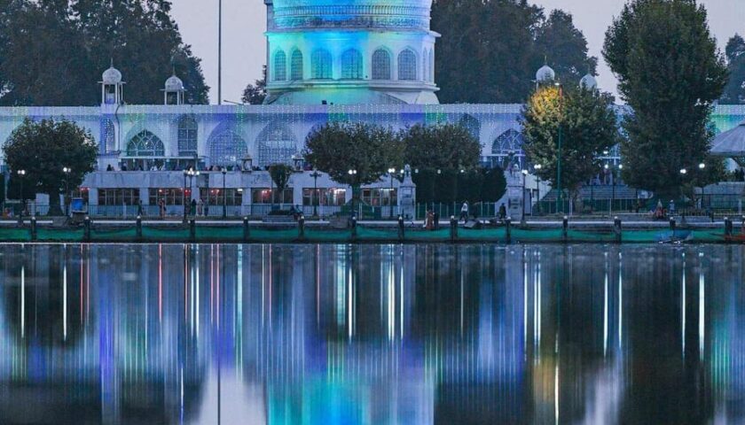 Eid-ul-Fitr 2026 in Kashmir: Snow-Kissed Celebrations, Spiritual Grace & Festive Traditions Unite Across the Valley