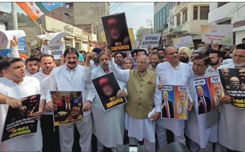 J&K Congress Protests Demand Statehood, Calls for PM Modi’s Resignation – Tariq Hameed Karra Leads Demonstrations