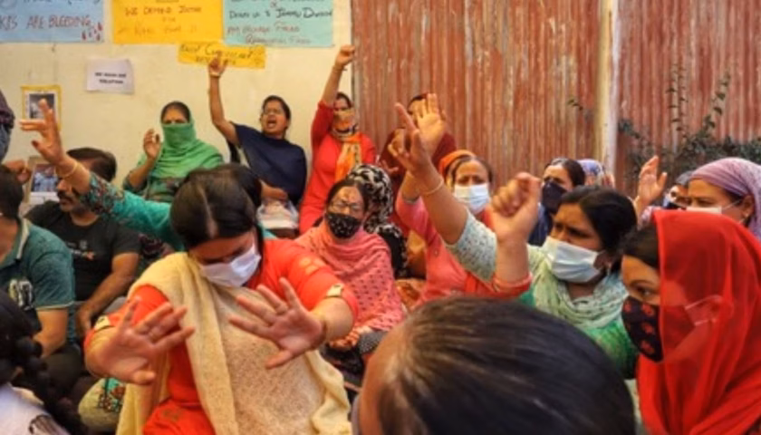 Kashmiri Pandits Protest in Jammu, Demand ₹26,000 Monthly Relief Amid Rising Costs