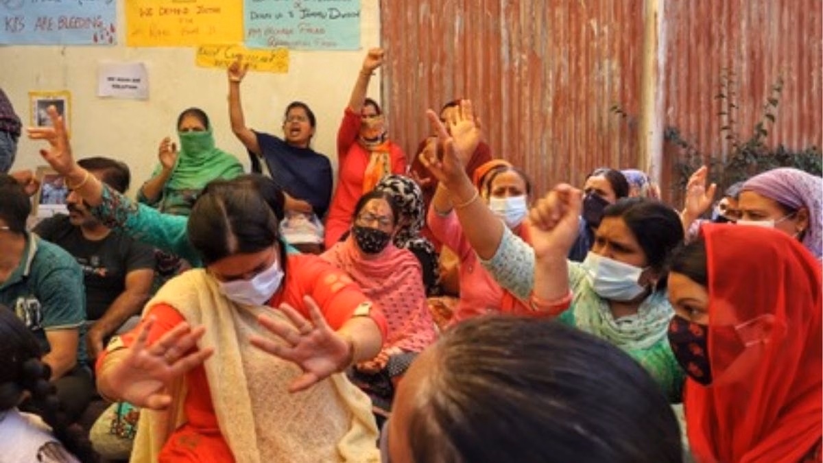 Kashmiri Pandits Protest in Jammu, Demand ₹26,000 Monthly Relief Amid Rising Costs