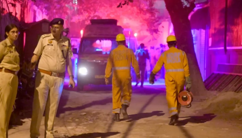 Delhi Building Collapse Near Saket Metro Station Leaves One Dead, Several Injured in Saidulajab