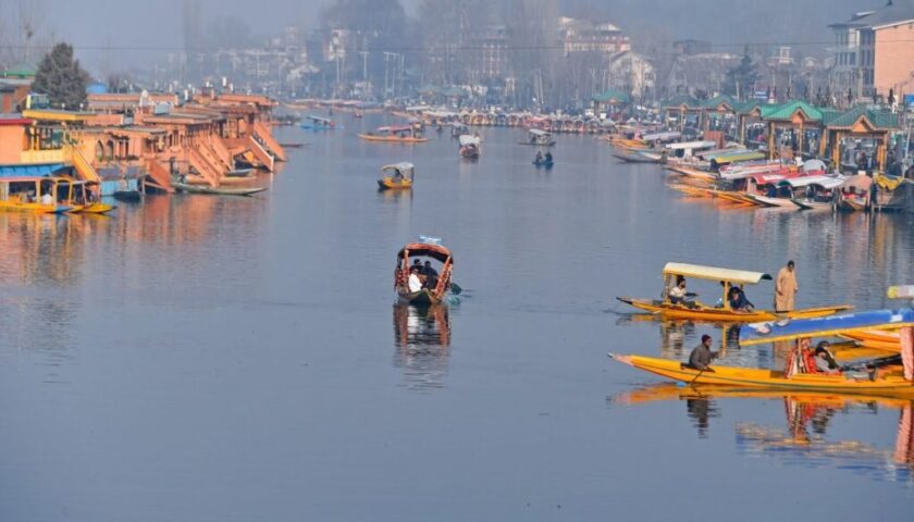 Kashmir Heatwave: Srinagar Records Scorching 31.7°C, 7.6 Degrees Above Normal