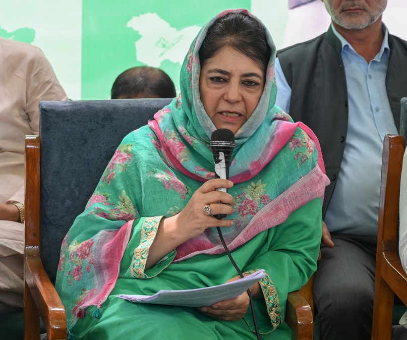 Mehbooba Mufti Targets Omar Abdullah Over ‘Silence’ on Budgam Law University Promise