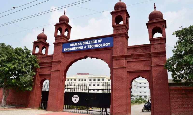 Viral Videos of Amritsar College Clash Trigger Debate Over ‘Kashmiri vs Bihari’ Narrative