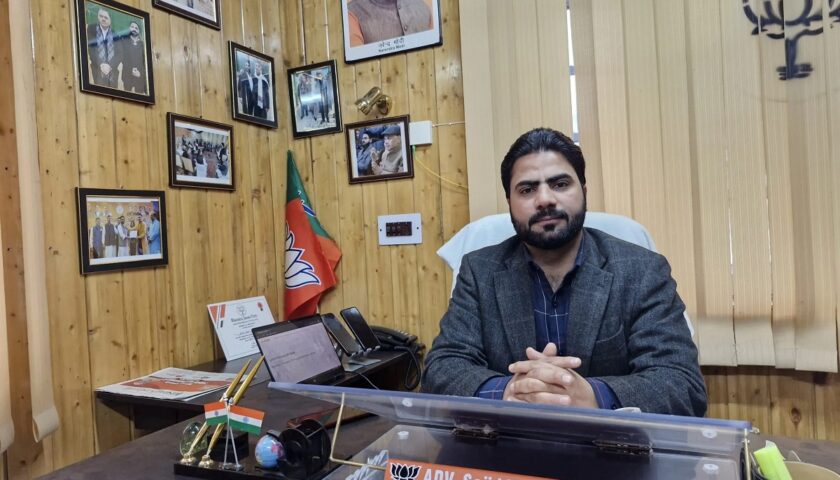 NC Targets BJP After J&K Leader Alleges Hotel Denial in Maharashtra Over Kashmiri Identity