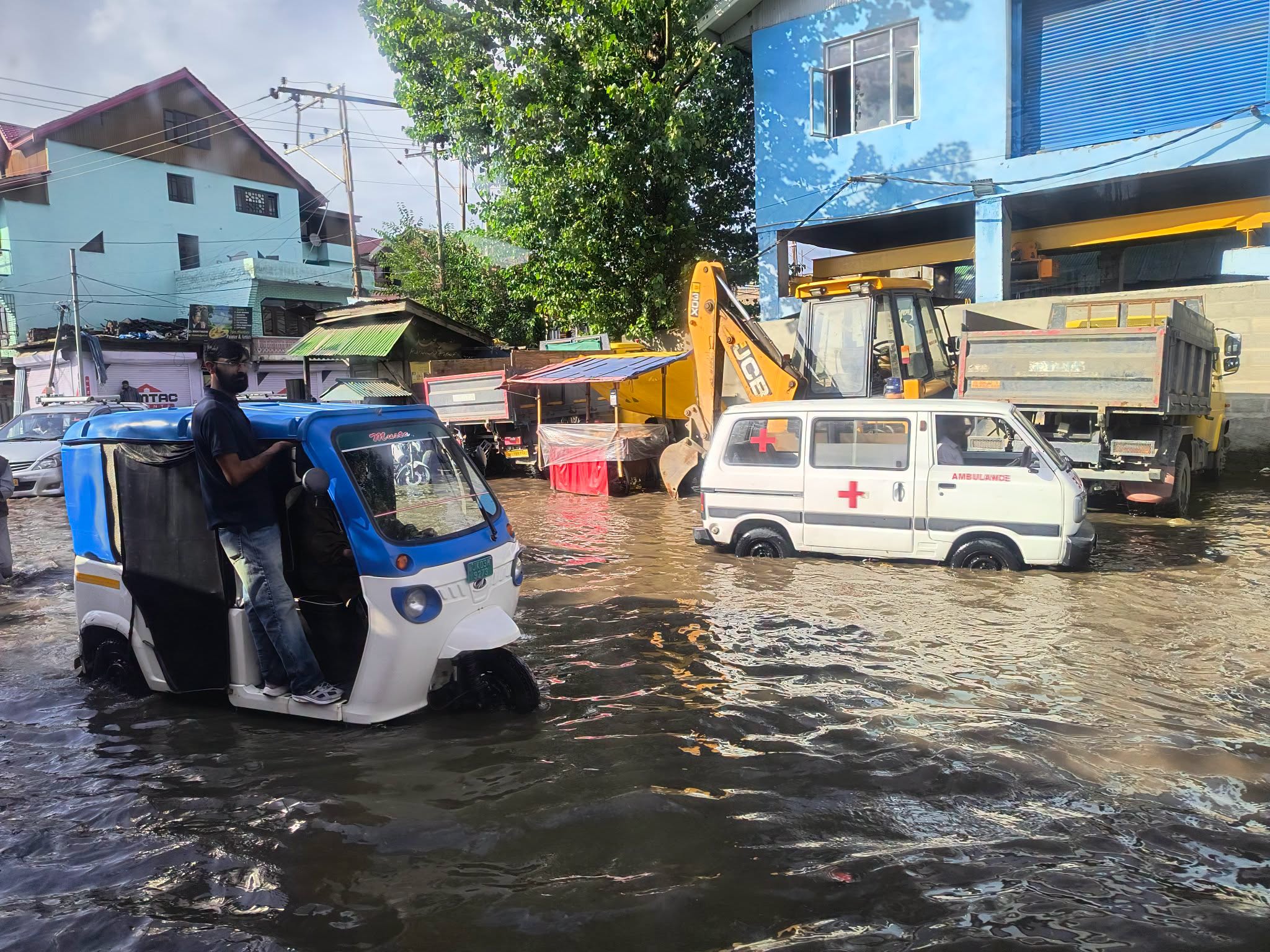 Kashmir Heavy Rain and Hailstorm: Srinagar Waterlogging, Crop Damage and Climate Warning