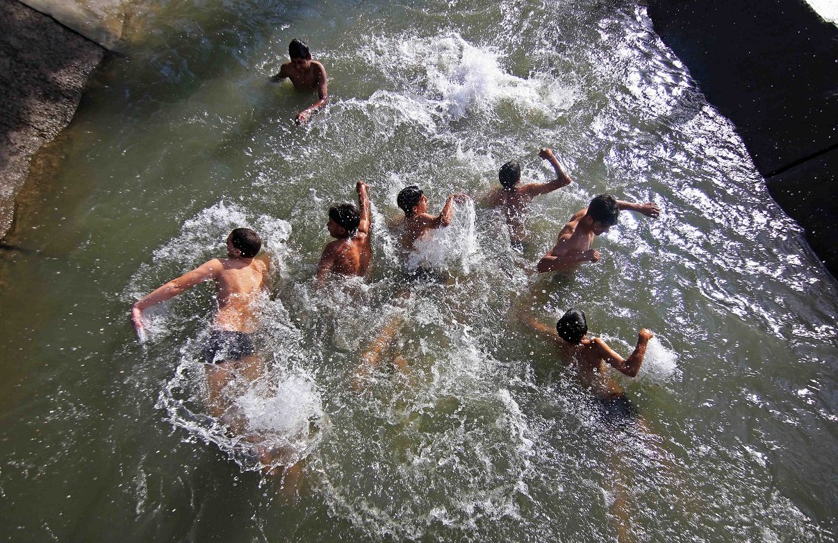 Kashmir Heatwave 2026: Valley Faces Unprecedented Summer Heat as Rising Temperatures Expose Climate and Power Challenges