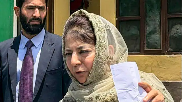 Mehbooba Mufti House Arrest Claim: J&K Outsourcing Jobs Row Intensifies as PDP Steps Up Protest Against NC Government