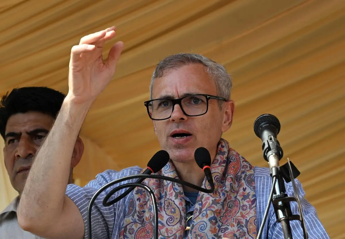 Omar Abdullah Backs India–Pakistan Dialogue as BJP Reiterates ‘No Talks Until Terror Ends’: Kashmir’s Political Divide Deepens