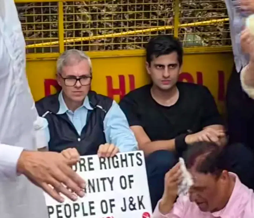 Farooq, Omar Abdullah Vow to Continue J&K Statehood Fight as Article 370 Anniversary Revives Political Battle