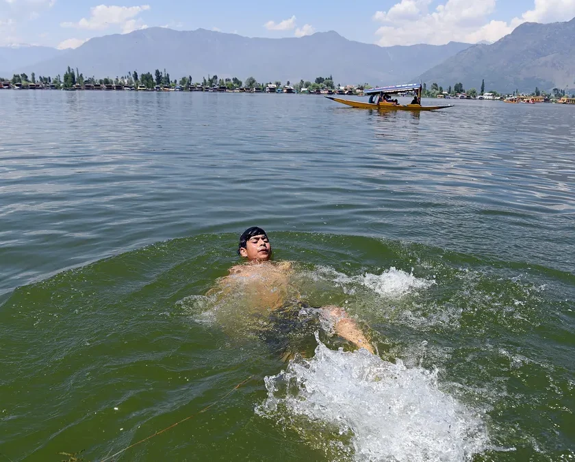 J&K Weather Turns Hot and Humid Again: Kashmir Braces for Another Spell of Heat, Humidity and Sudden Rain