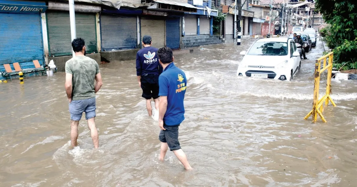 157 Projects Done, ₹3,532 Crore Spent: Why Srinagar Still Struggles With Waterlogging and Traffic