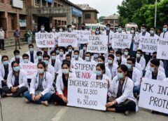 J&K Medical Interns on Indefinite Strike: ₹30,000 Stipend Demand Gains Political Support