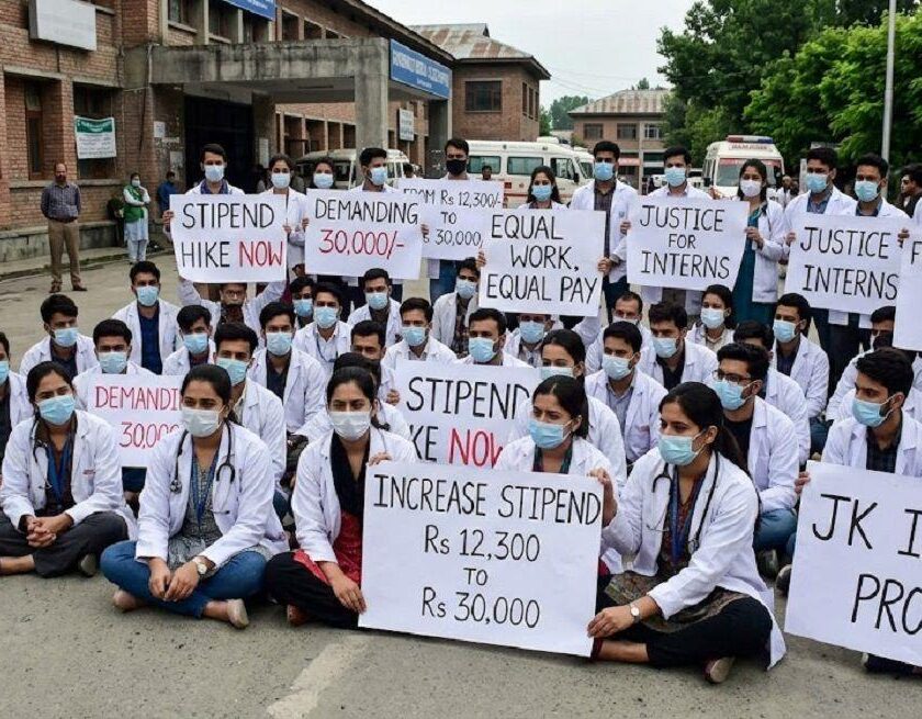 J&K Medical Interns on Indefinite Strike: ₹30,000 Stipend Demand Gains Political Support