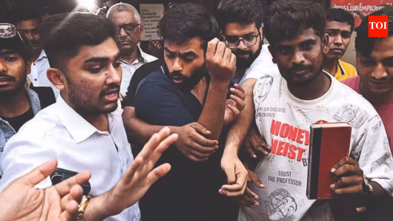 CJP Founder Abhijeet Dipke, Saurav Das and Ashutosh Ranka Detained at Delhi Airport