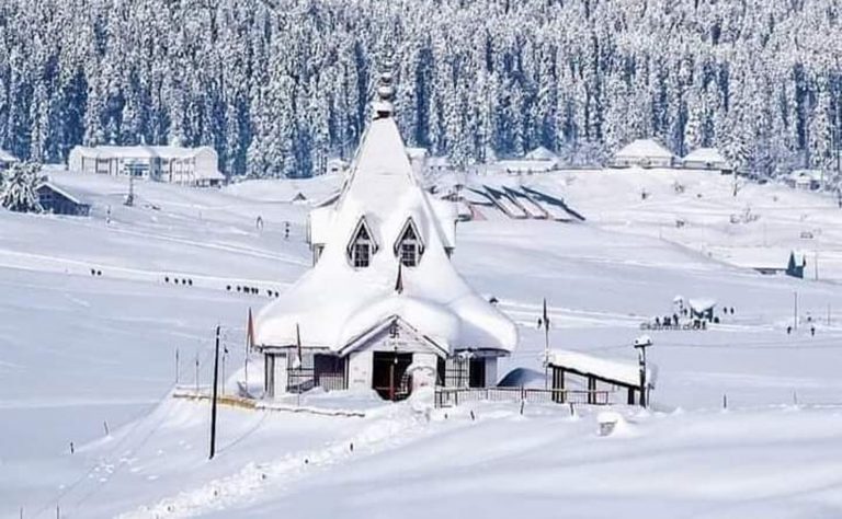 Kashmir Weather Today: Rain in Srinagar, Snowfall in Higher Reaches; Dry Spell Expected From October 16