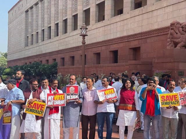 NC Joins INDIA Bloc Protest Over SIR, Demands Gyanesh Kumar's Resignation