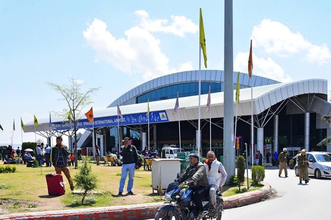 Srinagar Airport Likely to Extend Operating Hours After October 15: What It Means for Kashmir Flights