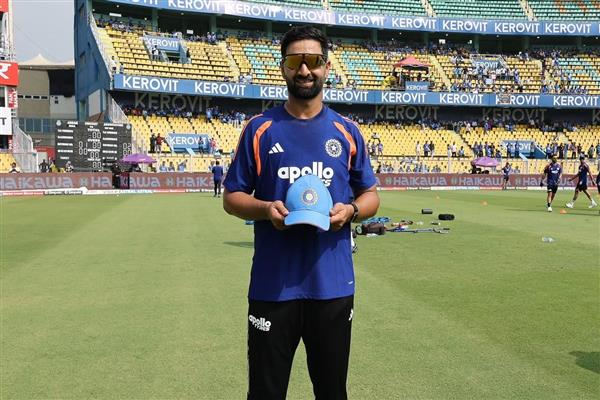 ‘Baramulla Express’ Reaches Team India: Auqib Nabi Makes ODI Debut Against West Indies